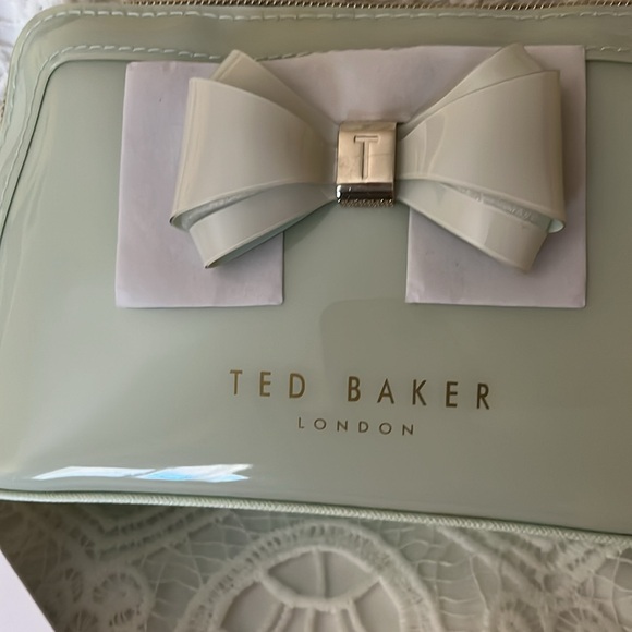 TED BAKER MAKEUP CASE - Picture 2 of 7
